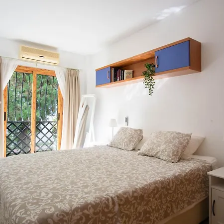 Little Lola, Carabeo Apartment *